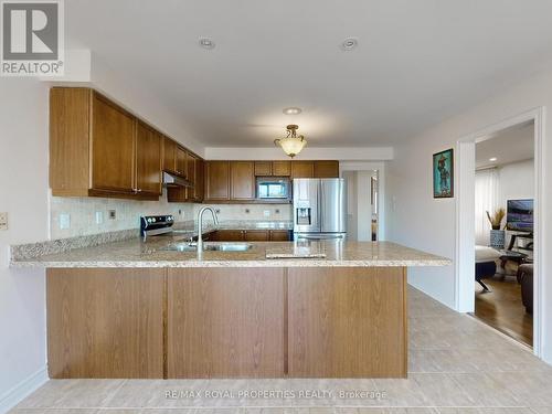 78A Kerfoot Crescent, Georgina, ON - Indoor Photo Showing Kitchen With Double Sink