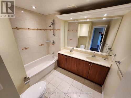 3583 Autumnleaf Crescent, Mississauga, ON - Indoor Photo Showing Bathroom