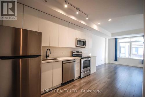 341 - 3062 Sixth Line, Oakville, ON - Indoor Photo Showing Kitchen