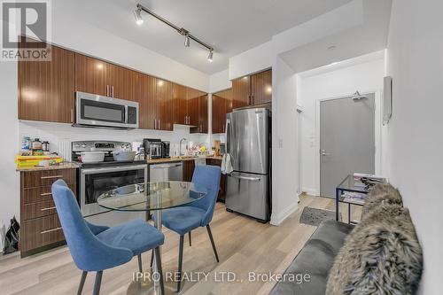 531 - 7165 Yonge Street, Markham, ON - Indoor Photo Showing Kitchen