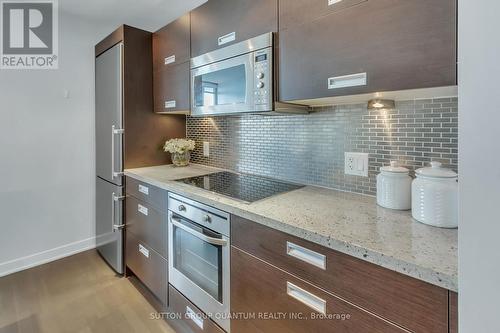 2106 - 88 Park Lawn Road, Toronto, ON - Indoor Photo Showing Kitchen With Upgraded Kitchen