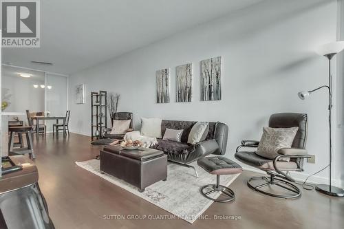 2106 - 88 Park Lawn Road, Toronto, ON - Indoor Photo Showing Living Room