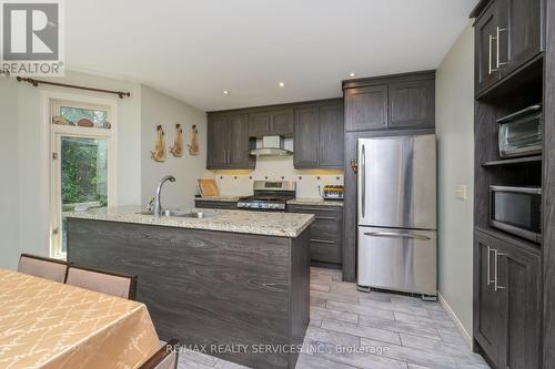 95 Credit Road, Caledon, ON - Indoor Photo Showing Kitchen With Double Sink