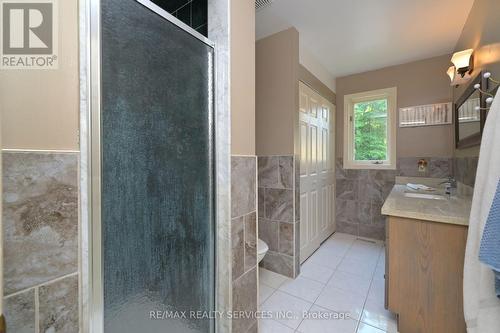 95 Credit Road, Caledon, ON - Indoor Photo Showing Bathroom