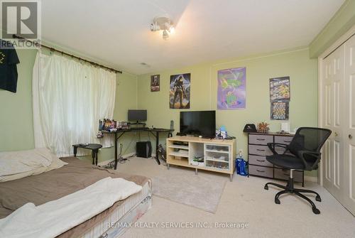 95 Credit Road, Caledon, ON - Indoor Photo Showing Bedroom