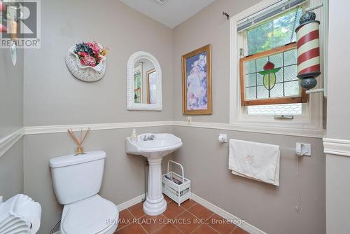 95 Credit Road, Caledon, ON - Indoor Photo Showing Bathroom