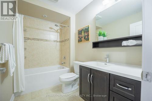 3333 Mockingbird Common Crescent, Oakville, ON - Indoor Photo Showing Bathroom