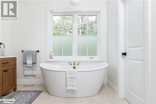 303 Clearwater Lake Road, Huntsville, ON - Indoor Photo Showing Bathroom