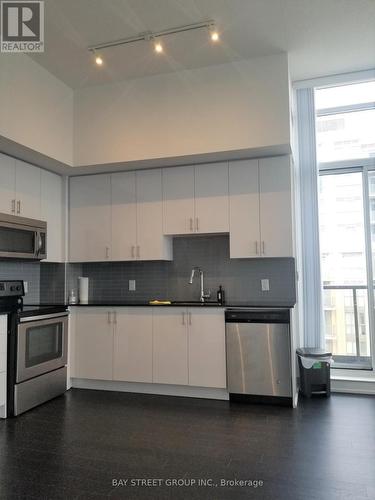 1709 - 9582 Markham Road, Markham, ON - Indoor Photo Showing Kitchen