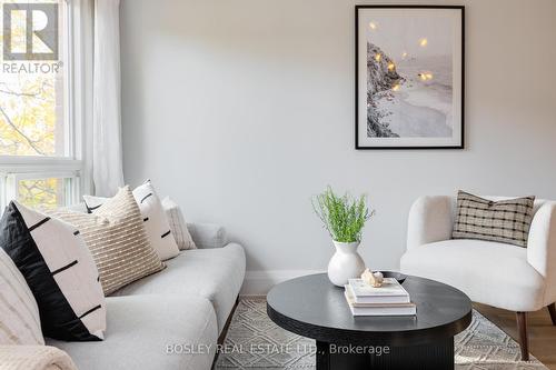 104 Dutch Myrtle Way, Toronto, ON - Indoor Photo Showing Living Room