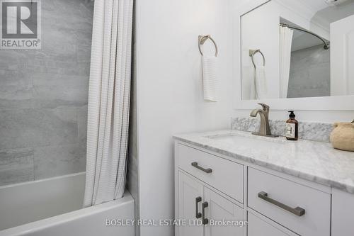 104 Dutch Myrtle Way, Toronto, ON - Indoor Photo Showing Bathroom