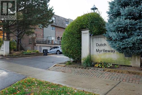 104 Dutch Myrtle Way, Toronto, ON - Outdoor