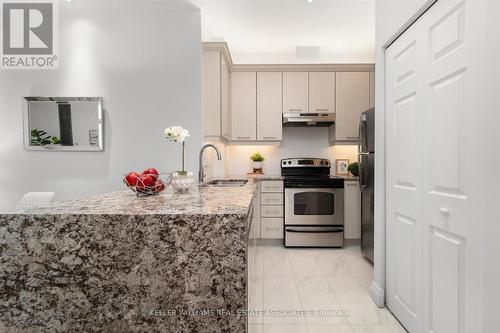 203 - 8 Wellesley Street E, Toronto, ON - Indoor Photo Showing Kitchen