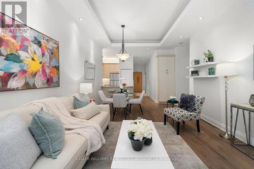 203 - 8 Wellesley Street E, Toronto, ON - Indoor Photo Showing Living Room