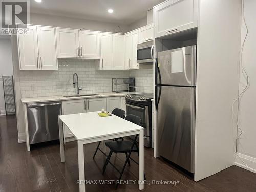 188 Mutual Street, Toronto, ON - Indoor Photo Showing Kitchen With Upgraded Kitchen