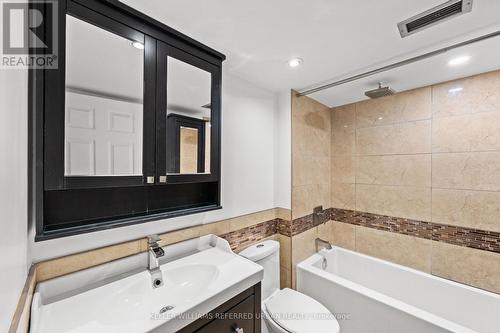 1006 - 705 King Street W, Toronto, ON - Indoor Photo Showing Bathroom