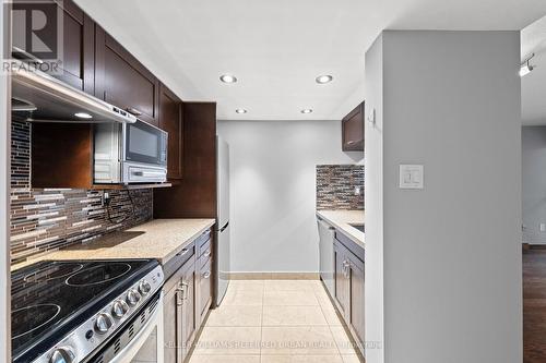 1006 - 705 King Street W, Toronto, ON - Indoor Photo Showing Kitchen