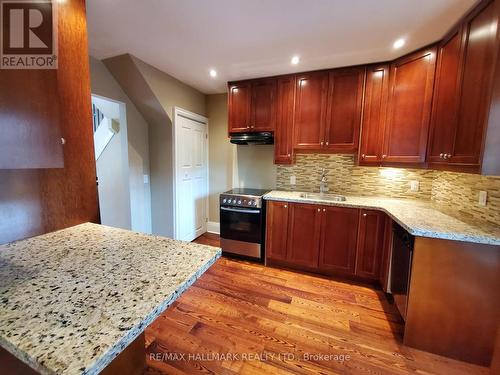 101 Lawrence Avenue W, Toronto, ON - Indoor Photo Showing Kitchen