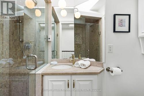 118 Helendale Avenue, Toronto, ON - Indoor Photo Showing Bathroom