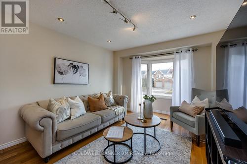 1481 Major Oaks Road, Pickering (Brock Ridge), ON - Indoor Photo Showing Living Room