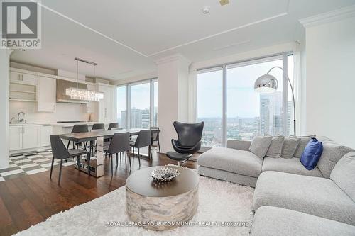 3903 - 183 Wellington Street W, Toronto, ON - Indoor Photo Showing Living Room