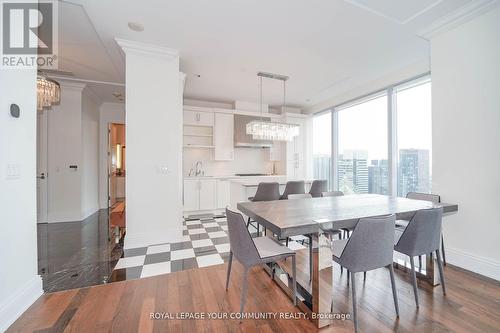 3903 - 183 Wellington Street W, Toronto, ON - Indoor Photo Showing Dining Room