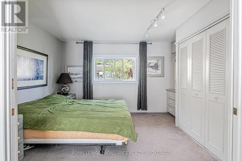 146 Twin Oaks Lane, Leeds & The Thousand Islands, ON - Indoor Photo Showing Bedroom