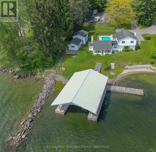 146 Twin Oaks Lane, Leeds & The Thousand Islands, ON - Outdoor With Body Of Water With View