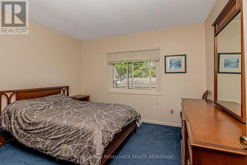 146 Twin Oaks Lane, Leeds & The Thousand Islands, ON - Indoor Photo Showing Bedroom