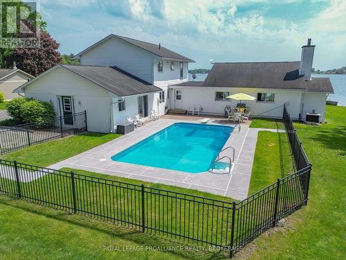 146 Twin Oaks Lane, Leeds & The Thousand Islands, ON - Outdoor With In Ground Pool With Backyard With Exterior