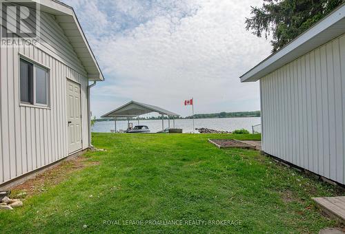 146 Twin Oaks Lane, Leeds & The Thousand Islands, ON - Outdoor With Exterior