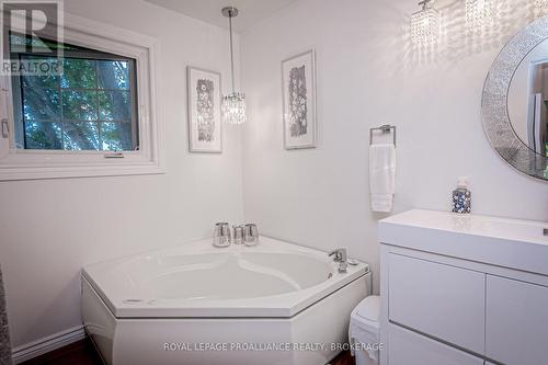 548 Lorna Lane, Greater Napanee, ON - Indoor Photo Showing Bathroom