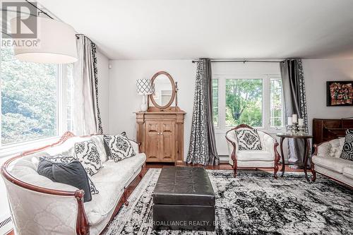 548 Lorna Lane, Greater Napanee, ON - Indoor Photo Showing Living Room