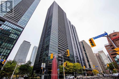 505 - 110 Charles Street E, Toronto, ON - Outdoor With Facade