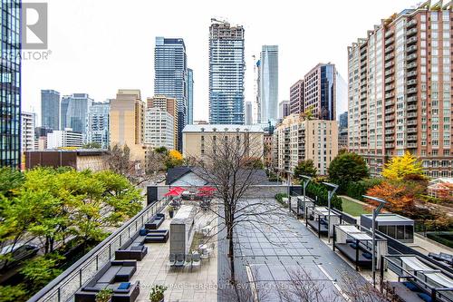 505 - 110 Charles Street E, Toronto, ON - Outdoor With Facade