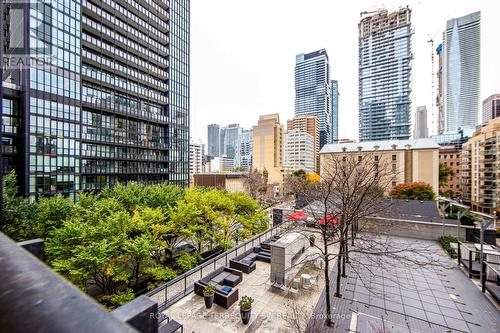 505 - 110 Charles Street E, Toronto, ON - Outdoor With Facade