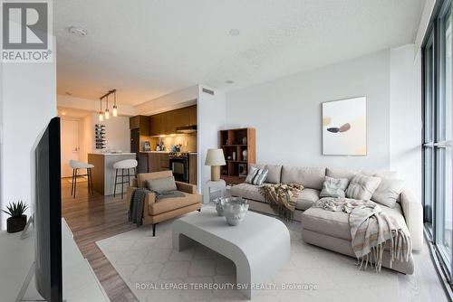 505 - 110 Charles Street E, Toronto, ON - Indoor Photo Showing Living Room