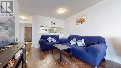 2606 - 550 Webb Drive, Mississauga, ON - Indoor Photo Showing Living Room