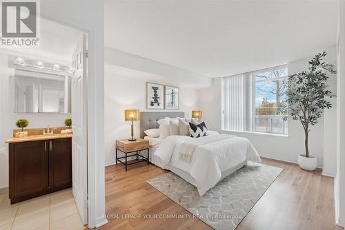 310 - 75 King William Crescent, Richmond Hill, ON - Indoor Photo Showing Bedroom