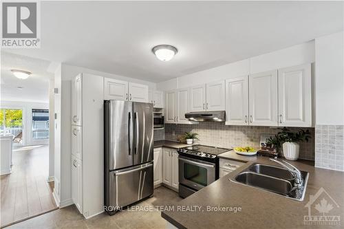 648A Chapman Mills Drive, Ottawa, ON - Indoor Photo Showing Kitchen With Stainless Steel Kitchen With Double Sink With Upgraded Kitchen