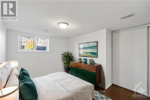 648A Chapman Mills Drive, Ottawa, ON - Indoor Photo Showing Bedroom