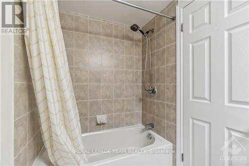 648A Chapman Mills Drive, Ottawa, ON - Indoor Photo Showing Bathroom