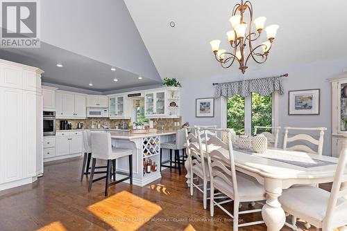 49 Mintens Lane E, Georgian Bay, ON - Indoor Photo Showing Dining Room