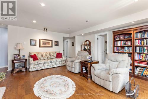 49 Mintens Lane E, Georgian Bay, ON - Indoor Photo Showing Living Room