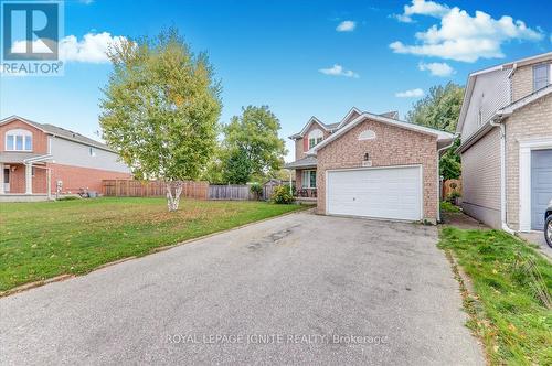 1675 Canadore Crescent, Oshawa, ON - Outdoor