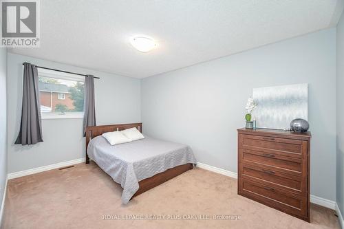 2128 Wincanton Crescent, Mississauga, ON - Indoor Photo Showing Bedroom