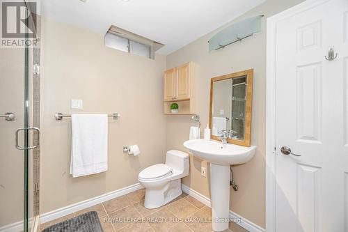 2128 Wincanton Crescent, Mississauga, ON - Indoor Photo Showing Bathroom