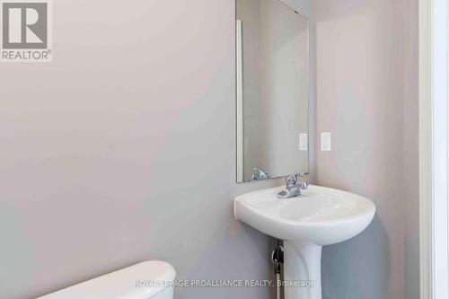 8 Princeton Place, Belleville, ON - Indoor Photo Showing Bathroom