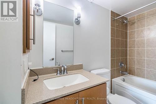 1157 - 25 Viking Lane, Toronto, ON - Indoor Photo Showing Bathroom