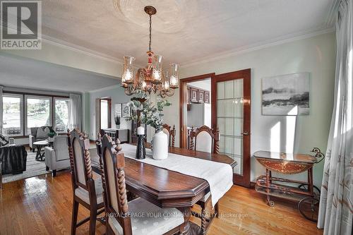 21 Disan Court, Toronto, ON - Indoor Photo Showing Living Room